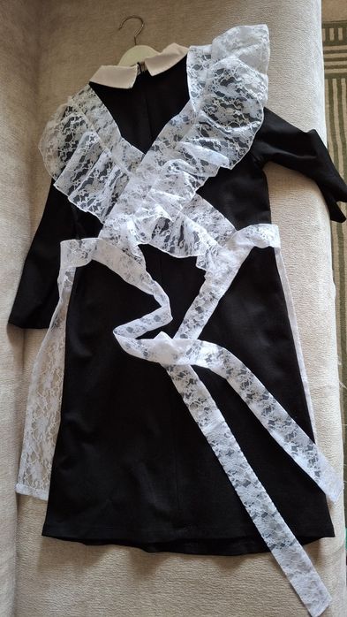 Школьная форма. Платье и фартук