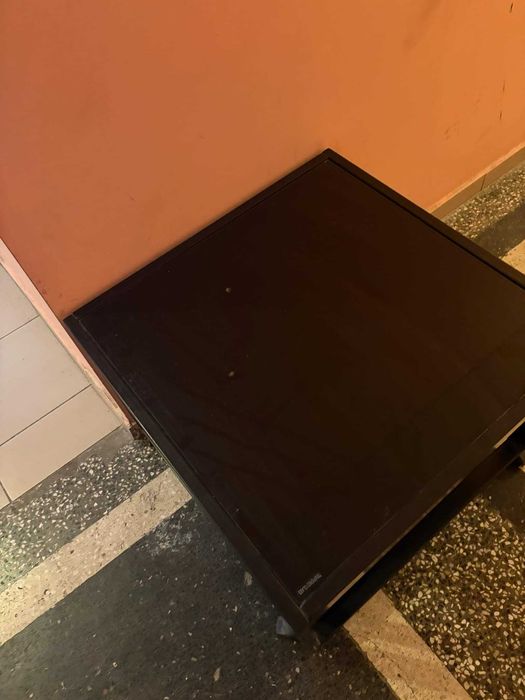 Офис маса и декоративна масичка