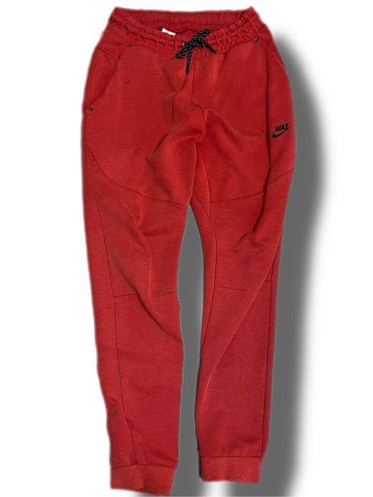 pantaloni nike tech rosu