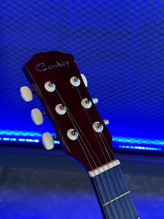 Gitara sotiladi! Srochna!