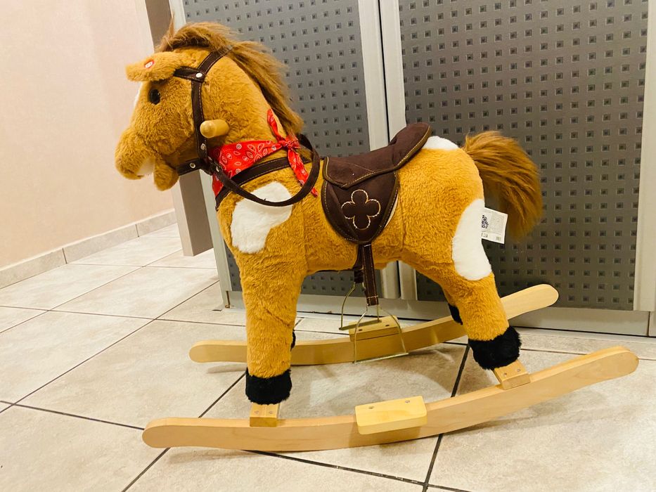 Плюшена играчка люлка Moni със звуци