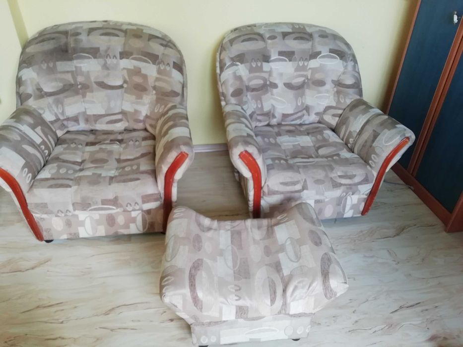 Продавам 2 фотьойла и 2 табуретка