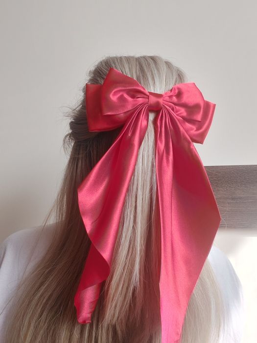 Щипка/шнола за коса в 3 цвята ( червено, черно, екрю )