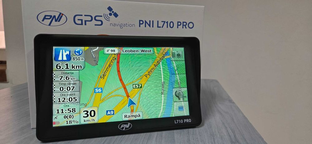 GPS PNI L710 PRO 7" cu Parasolar – Harti iGO Primo HERE 2026 la zi + 2 Alimentatoare