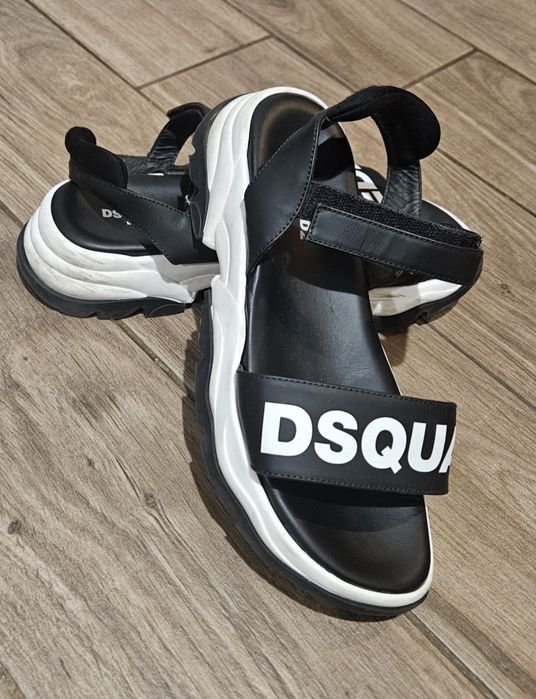Sandale DSquared marime 39, stare foarte buna