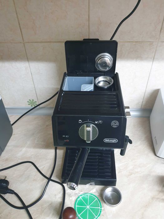 Кофеварка рожковая Delonghi ECP 31.21