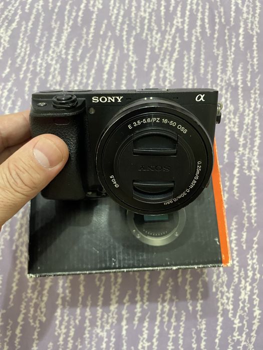 Продам Sony A6400 с 16-50mm