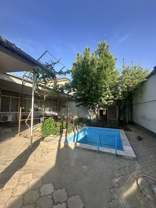 Классный дом 5 комнатная для жиля рядом Госпитальный рынок!