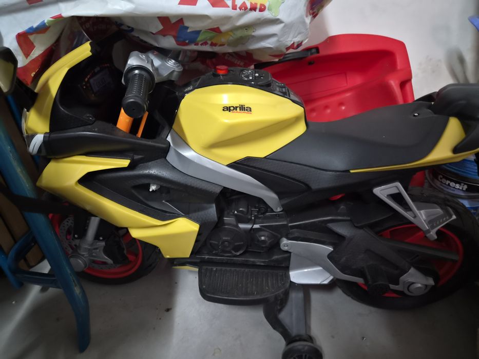 Акумулаторен мотор 12V APRILIA RS660 жълт