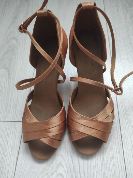 Танцевальные туфли