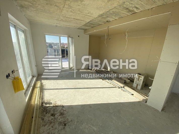 Продава се Тристаен апартамент в Варна, м-т Траката - 96 кв.м за 2480 €/кв.м - Снимка #4