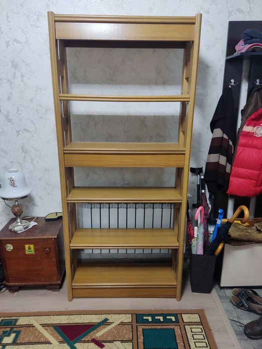 Книжный стеллаж продам