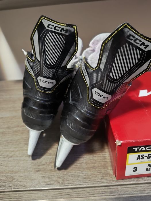 Patine hockey CCM mărimea 36