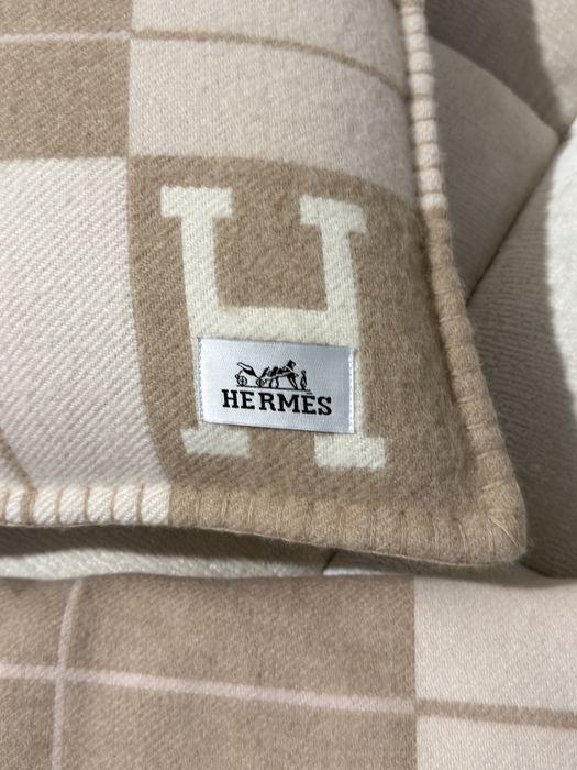 Hermes одеало и възглавница