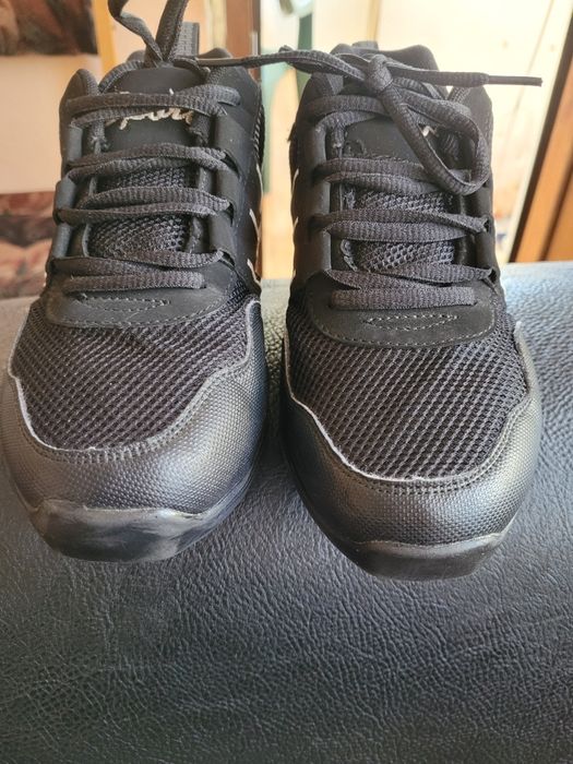 Скарпини за народни танци