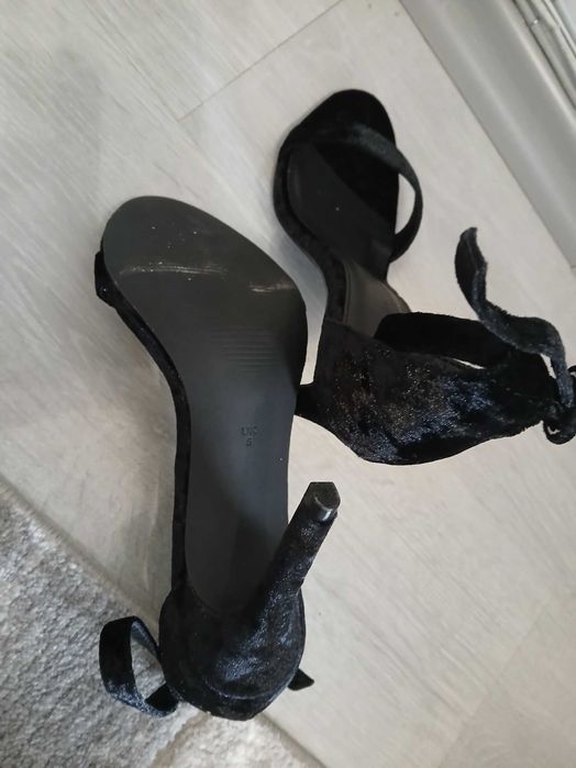 Дамски обувки чисто нови