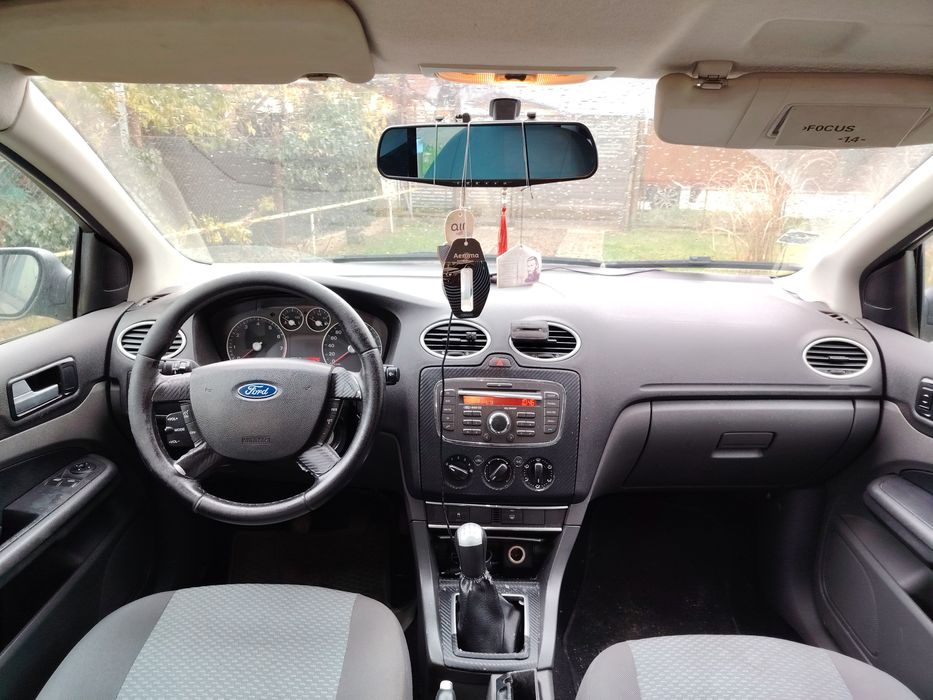 Vând Ford Focus II 1.4 benzina 80 cp