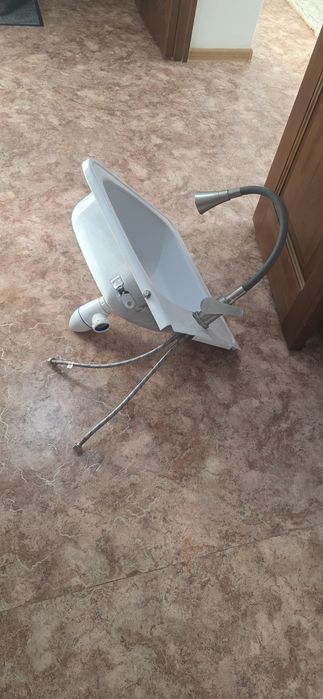 Раковина в комплекте со сместителем