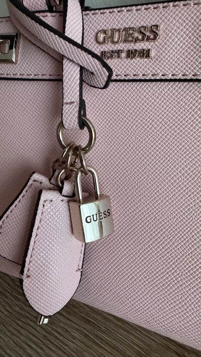 Розова чантичка Guess