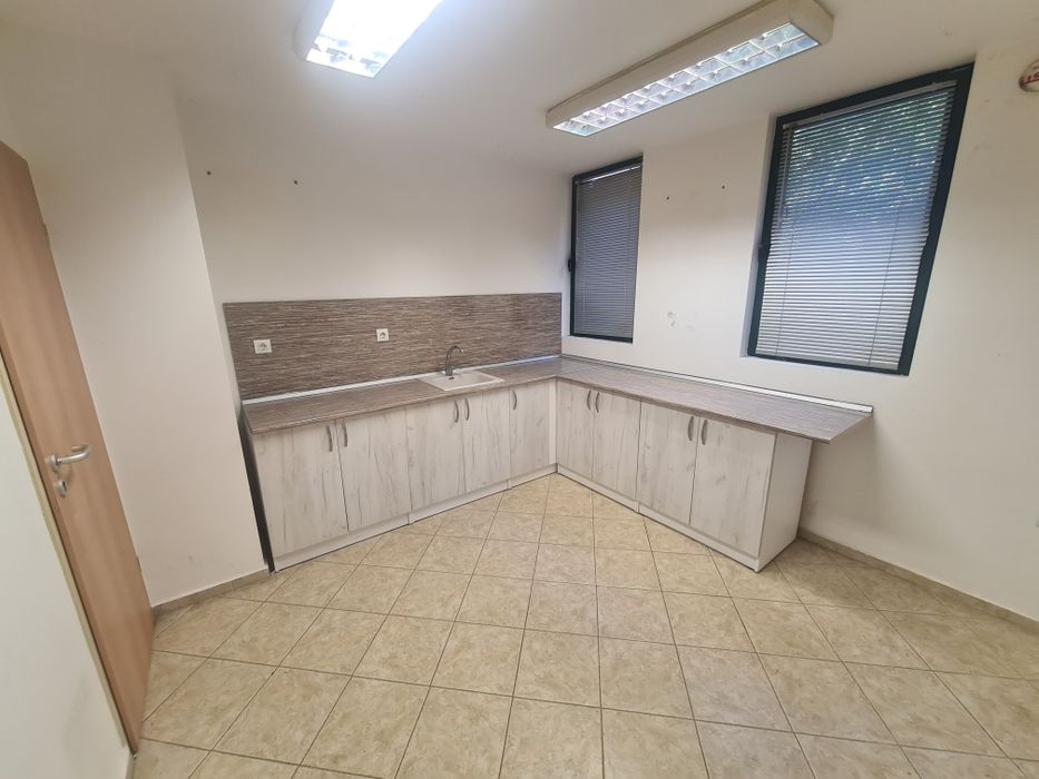 Продава се Офис в Пловдив, Гагарин - 120 кв.м за 6 €/кв.м - Снимка #5