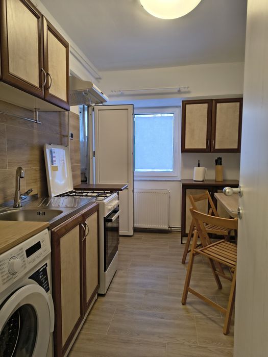 3 camere micro 3 - etaj 1 mobilat  utilat prima inchiriere