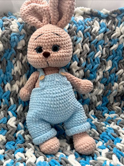 Ръчно плетено бебешко одеяло