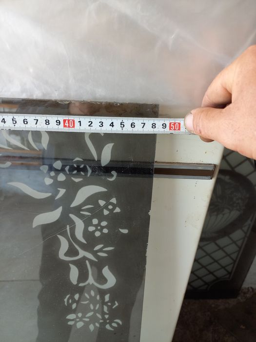 Стекло на двери..