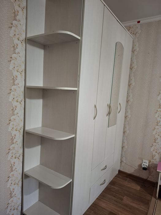 Продам шкаф + комод в подарок