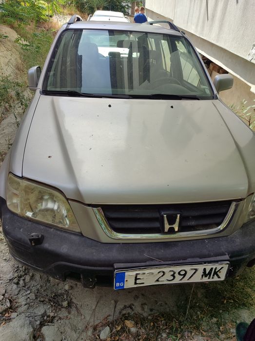 Продавам хонда CR V