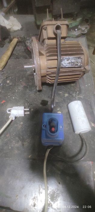 Матор  380.  Можна на 220