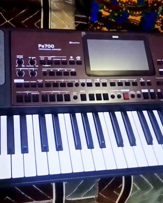 Korg pa 700 Aranjer sotiladi