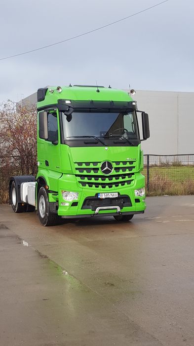 1 Captractoare și 3 semiremorci