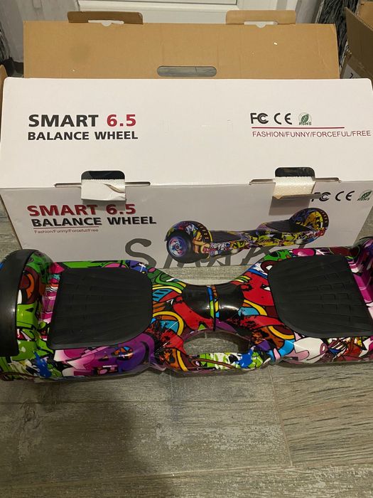 Hoverboard grafiti cu lumini și bluetooth (boxe încorporate)