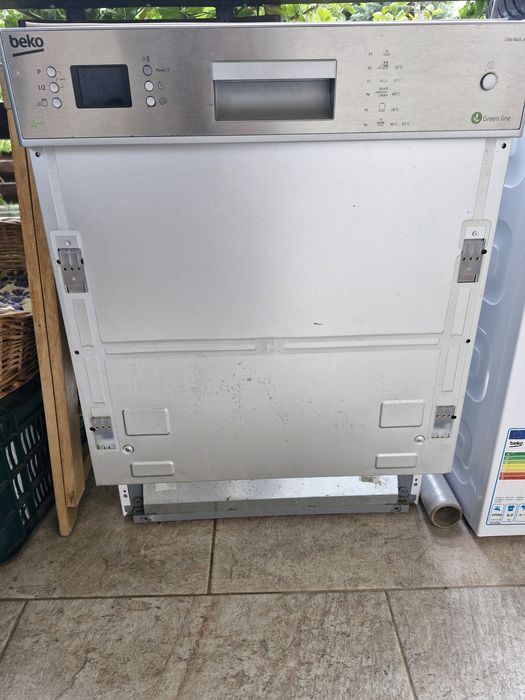 Masina de spalat vase Beko