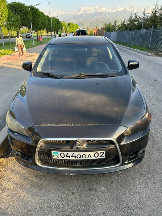 Продам Мицубиси Лансер 10 2013 год автомат