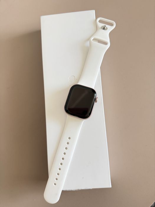 Часы Apple Watch Series 10