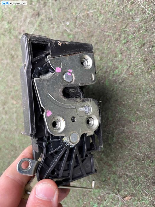 Broasca Incuietoare de pe Usa Portiera Stanga Fata Dacia Sandero 2 2012 - 2022 [C4515]