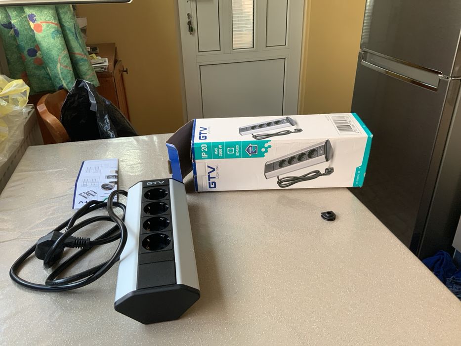 Prelungitor de birou unghiular