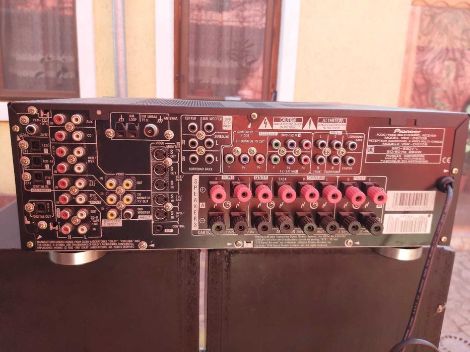 Doua amplificatoare : Yamaha RX-V457  si Pioneer VSX-D810 S