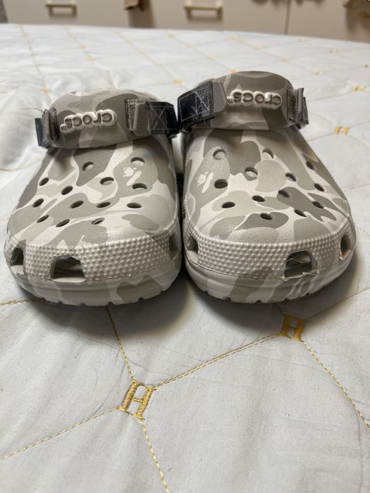 Crocs a bathing ape
