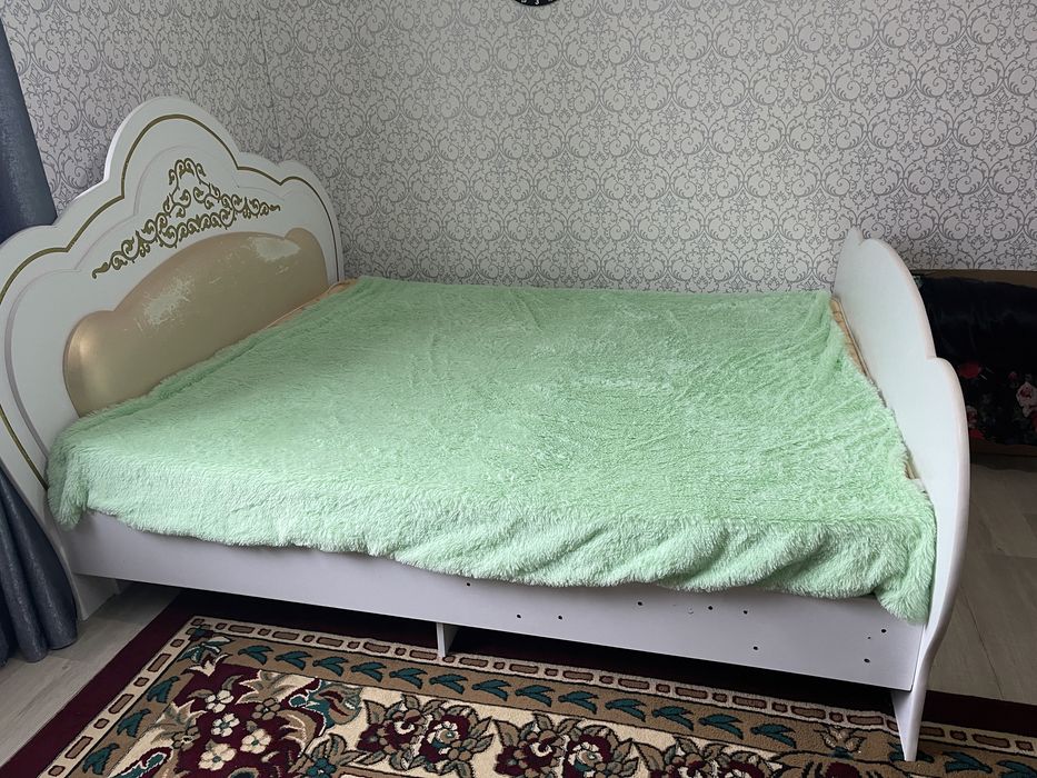 Продам Спальный гарнитур