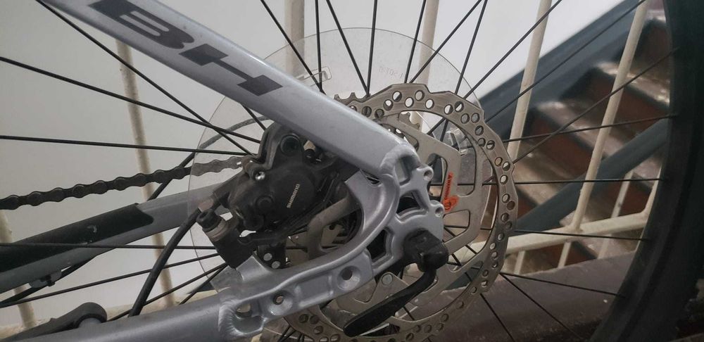 Bicicletă electrică MTB BH Atom 29 EA625 – stare foarte bună – 1500€