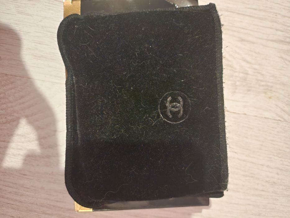 Оригинална пудра на Chanel опаковка