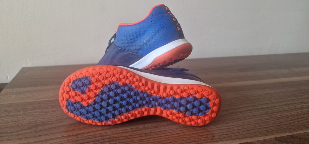 Детски футболни обувки Decathlon размер 34