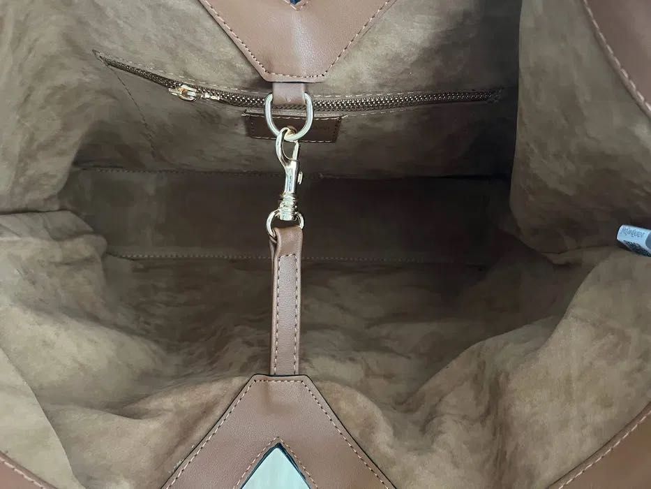 Нова кожена дамска чанта YSL