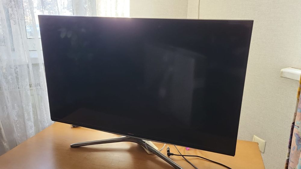 Телевизор Samsung 105см диагональ