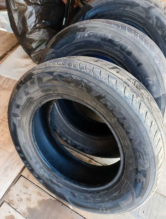 Один баллон Triangle 215/65/16 по 8000т.