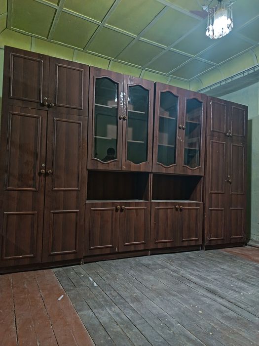 Stenka mebel sotiladi