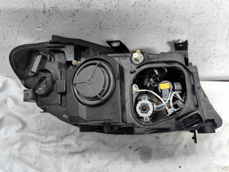 Оригинален фар БМВ Е84  BMW X1 E84 Xenon