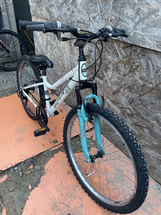 Bicicleta apollo vivid roti 24”